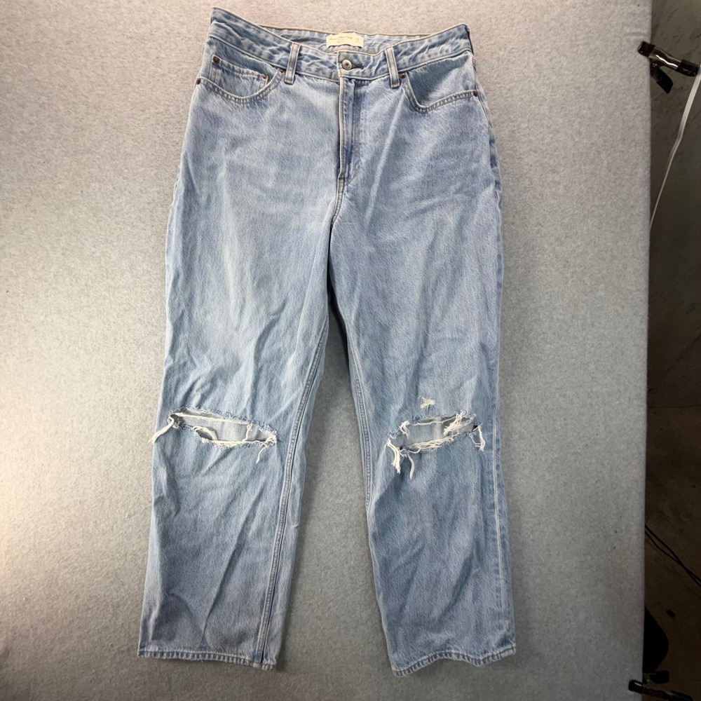 Abercrombie & Fitch Curve Love The Loose High Rise Distressed Jean Light Wash 31